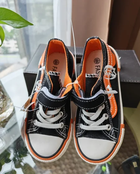 Baskets enfant — Noir/orange toile