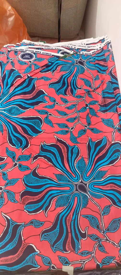 Pagne wax — Fleurs corail et bleu